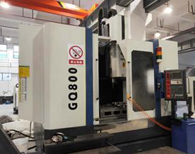 Horizontal machining center